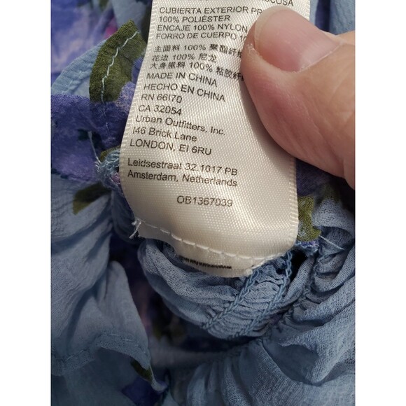 FREE PEOPLE DAPHNE Lace Smocked Cropped Long Sleeve Babydoll Top Blue Small NWT - Picture 9 of 9